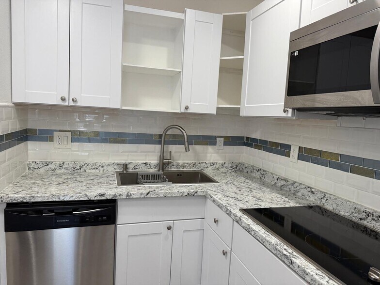 Building Photo - 13115 3rd St E