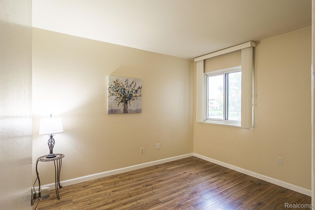 Building Photo - 8737 Greenwillow St