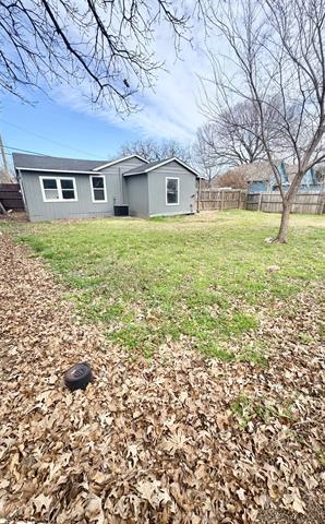 Building Photo - 303 W Broad St