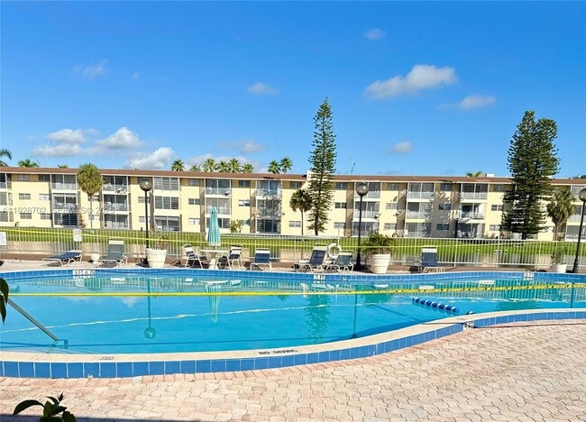 Building Photo - 2820 NE 201st Terrace