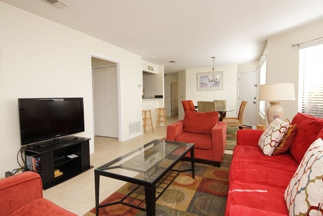 Building Photo - First Floor Condo in Bluewater Bay