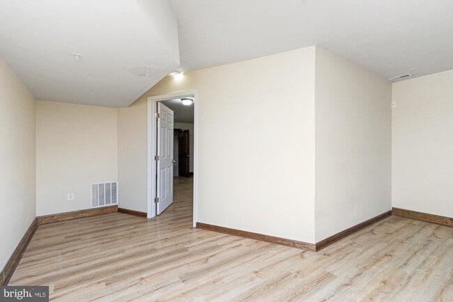 Building Photo - 1324 Race St