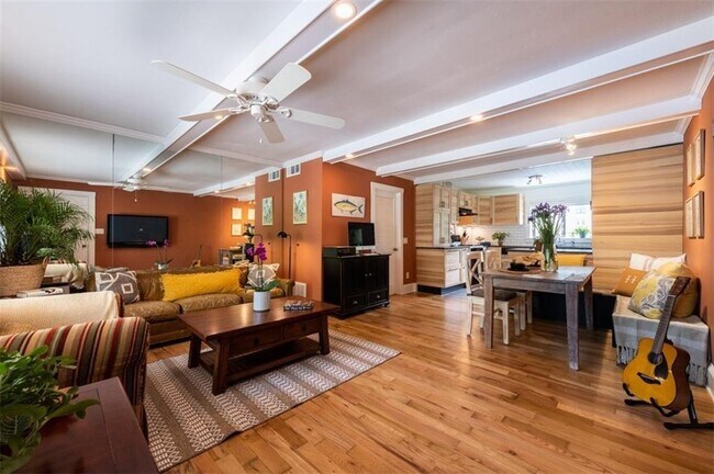 Building Photo - 106 Ardmore Pl NW