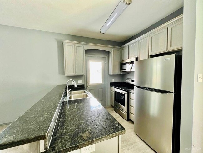 Building Photo - 14 Nassau St