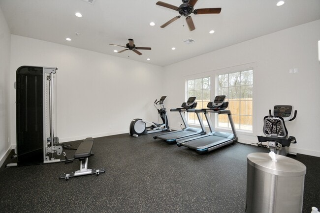 Building Photo - 15826 Menlow Bend Dr
