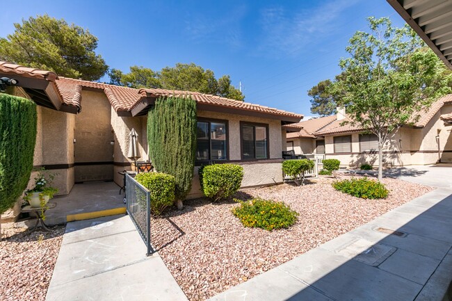 Building Photo - Cute and Cozy 2-bedroom 2-bathroom Townhom...
