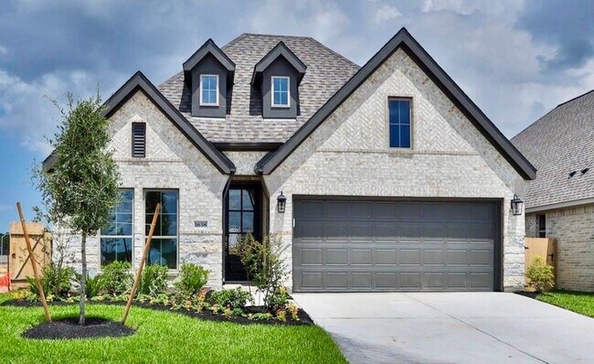 Building Photo - 1638 Lorenzo Ln
