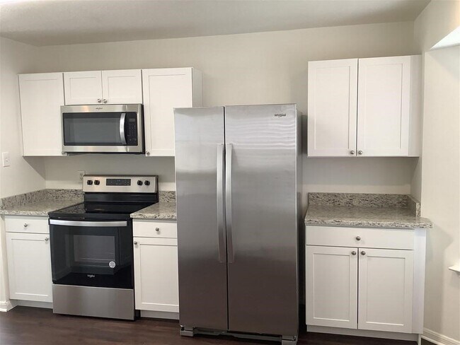 Building Photo - 13318 Hilltop Cir