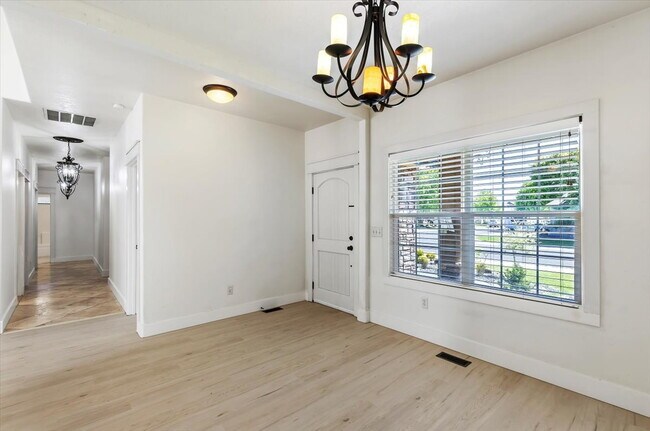 Building Photo - Fantastic 3-bed, 2.5 bath single level home near Downtown Star