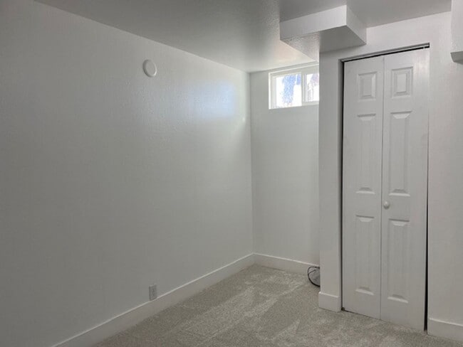 Building Photo - 4001 Frontier Park Ave