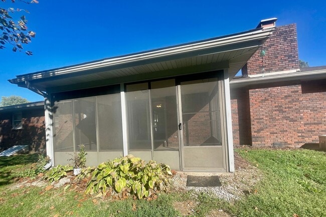 Building Photo - 3269 N Weller Ave