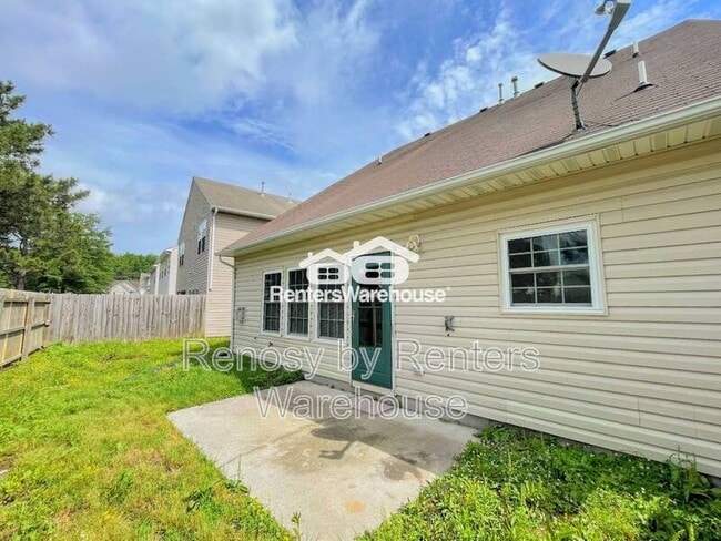 Building Photo - 3711 Bay Crescent