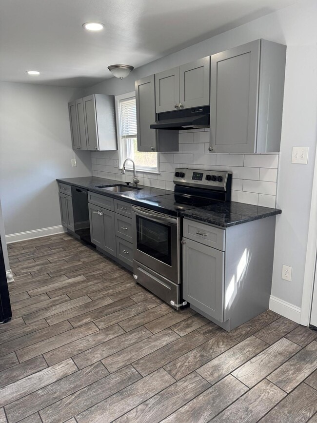 Building Photo - 131 1st Ave