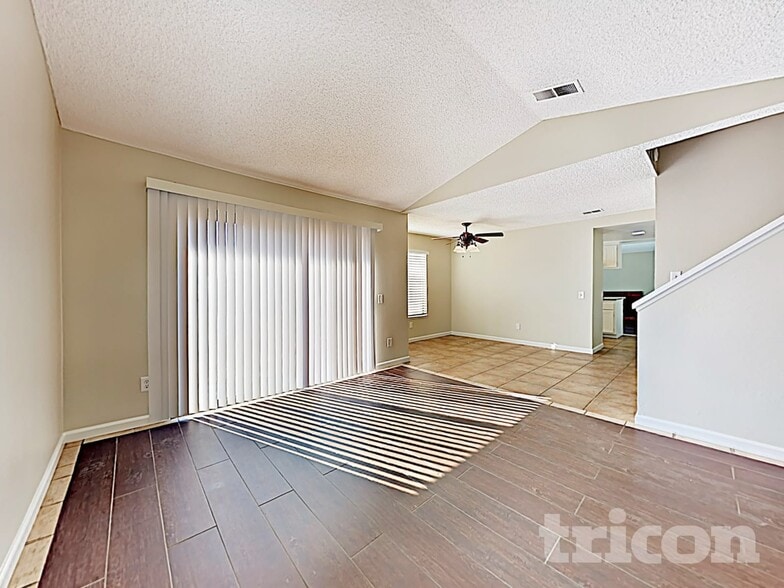 Building Photo - 15473 Casa Grande St