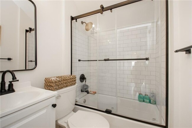 Building Photo - 33 Slocum St