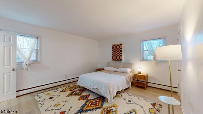 Building Photo - 121 3rd St