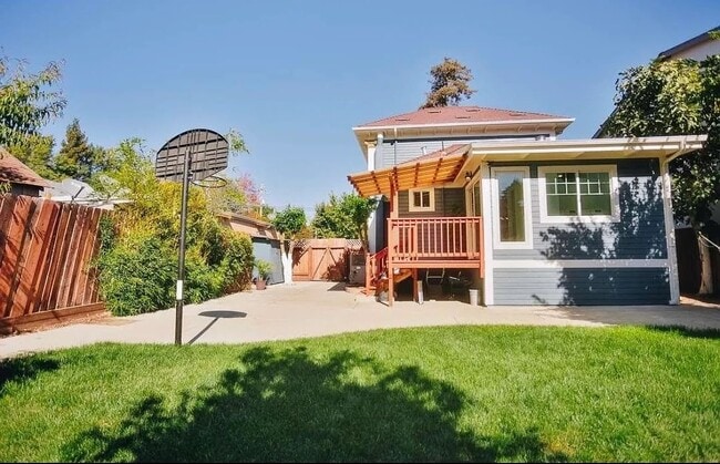 Primary Photo - 21815 Rio Vista St