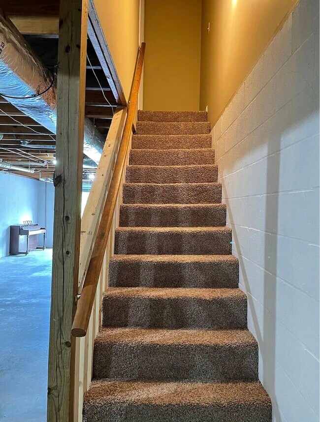 Building Photo - 928 Nottingham Dr