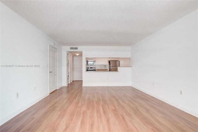 Building Photo - 1756 N Bayshore Dr