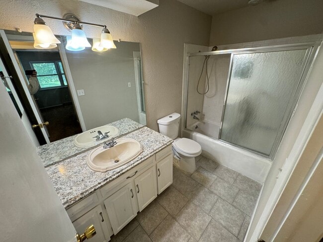 Building Photo - Lovely home in the Villas Community - Age Restricted Community 55+