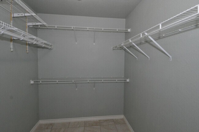 Building Photo - Spacious home for growing family with multiple dining and living areas! HUGE backyard!