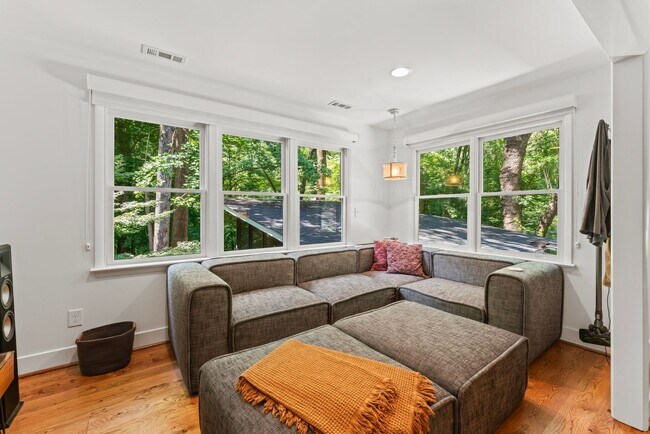 Building Photo - Award-Winning 5BD, 4BA Raleigh Home with Huge Bonus Outdoor Pavillion