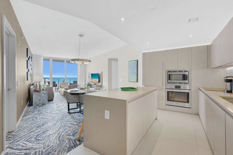 Building Photo - 4111 S Ocean Dr
