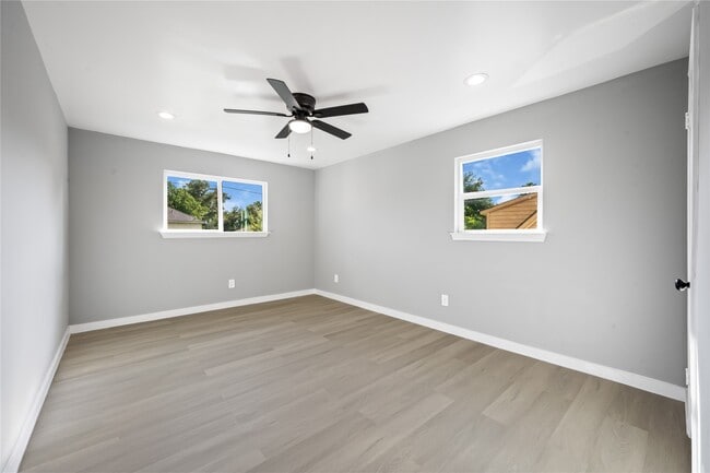 Building Photo - 14015 Cleobrook Dr