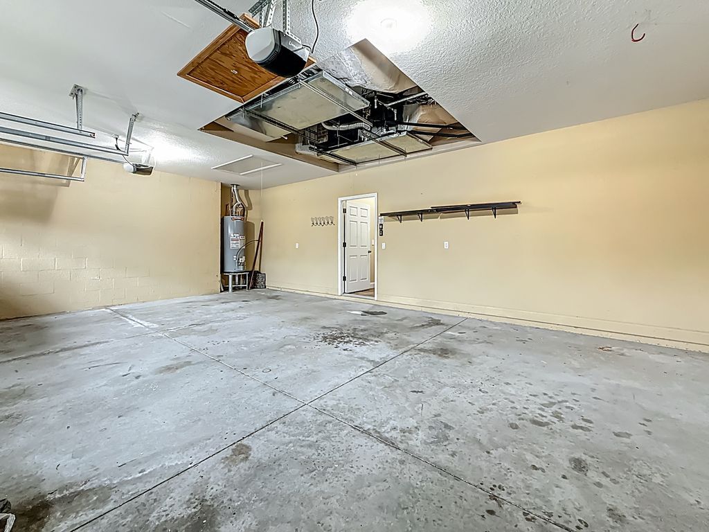 Building Photo - 20626 Longleaf Pine Ave