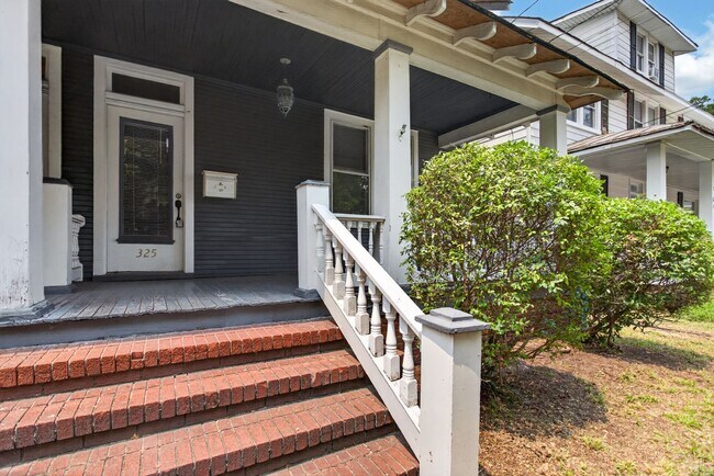 Building Photo - 325 50th St