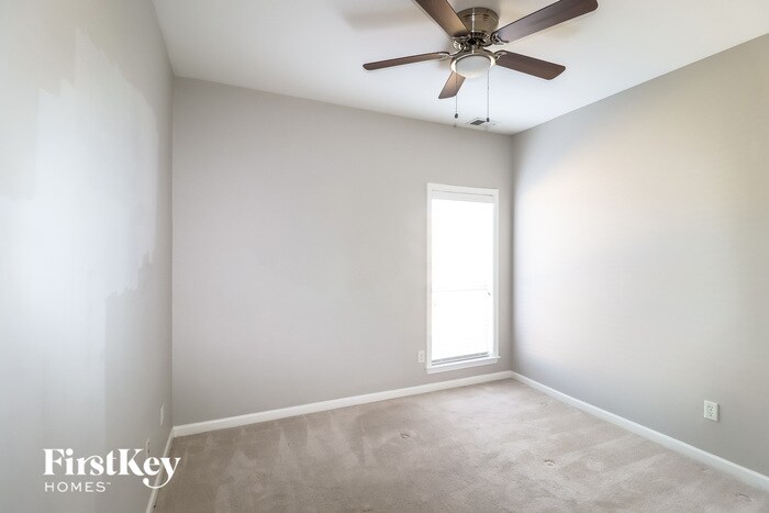 Building Photo - 600 Bentmoor Dr
