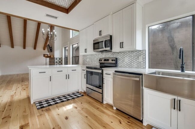 Building Photo - 4011 Rosser Square