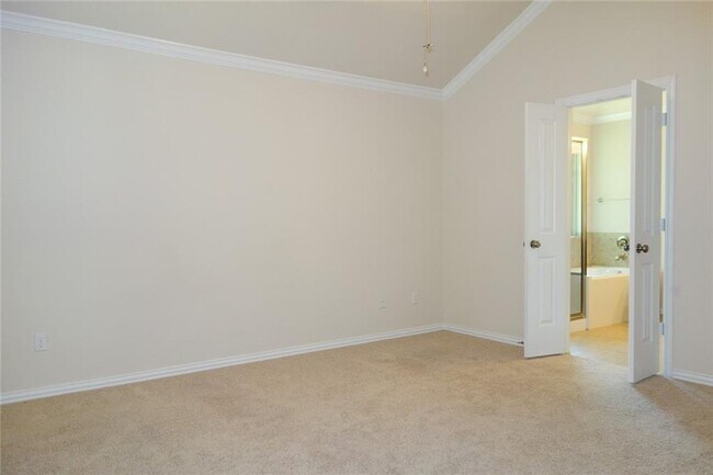 Building Photo - 3745 Bainbridge St