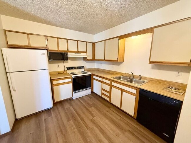 Building Photo - Limited-Time Move-In Deal: Get Your First 2 Weeks FREE! Spacious 2 Bed, 1 Bath Apartments + Water...