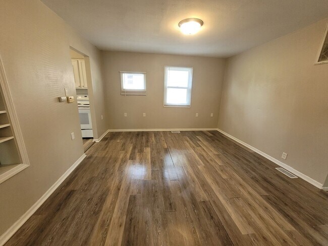 Building Photo - Cozy two bedroom home, pet friendly!