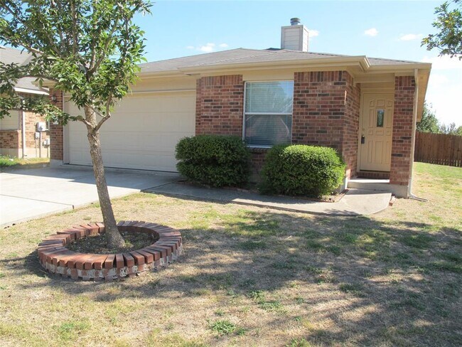 Primary Photo - 3401 Pioneer Crossing Dr