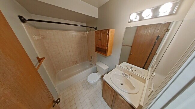 Building Photo - "3-Bedroom Haven with Modern Comforts on South Adele Circle!"