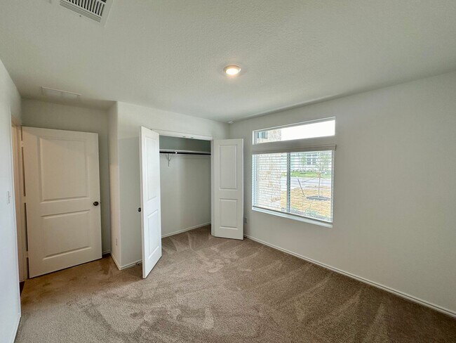Building Photo - Beautiful Recently New Build Home in West ...