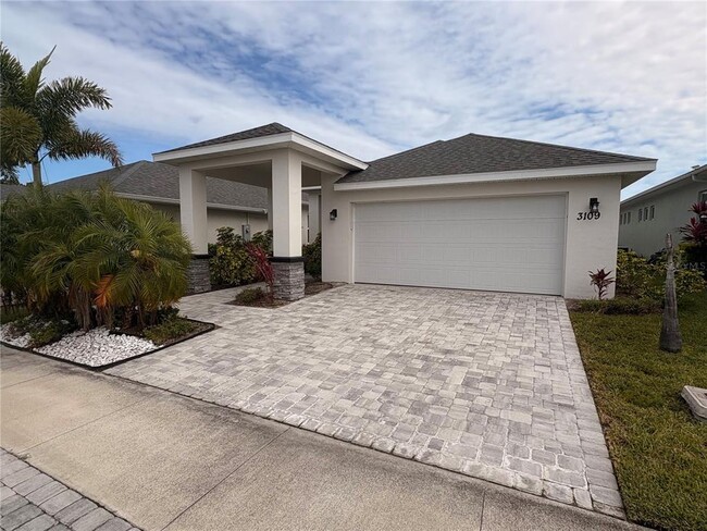Primary Photo - 3109 King Palm Dr