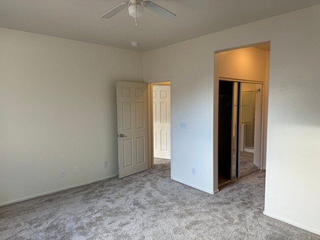 Building Photo - Single Story 3 bedroom with Fresh Paint & ...