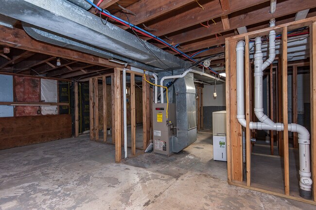 Building Photo - 135 S Fremont St