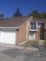 Front view - 946 Morningside Ln
