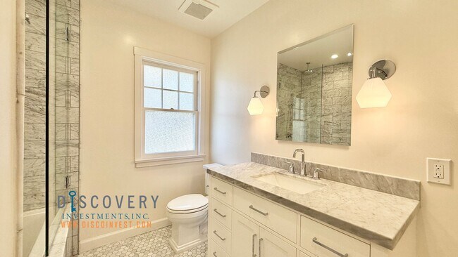 Building Photo - Panoramic Hill Estate with Sweeping Views