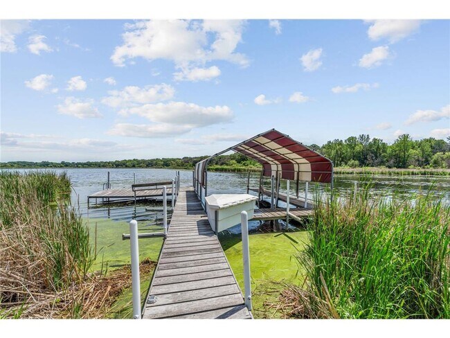 Building Photo - 6210 Deerwood Cir N