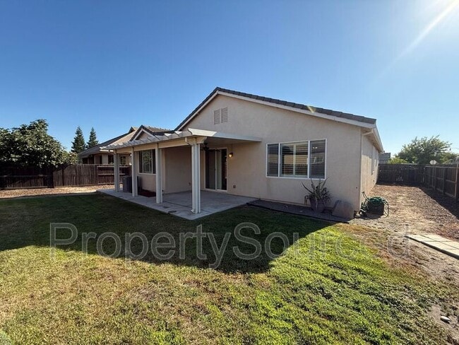 Building Photo - 2223 Ravenbrook Ln