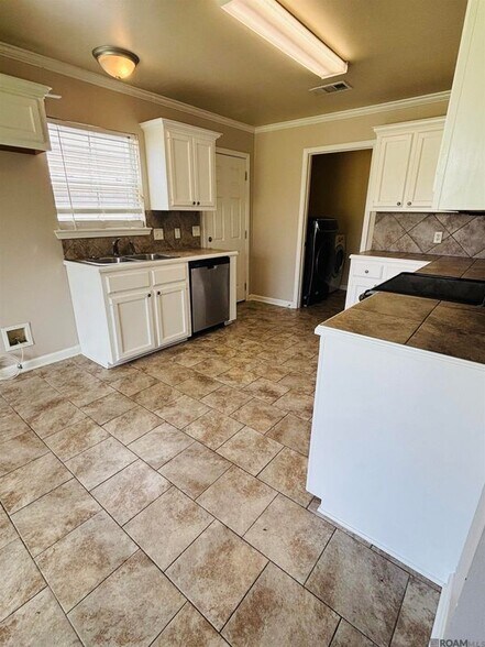 Building Photo - 25418 Homestead Dr