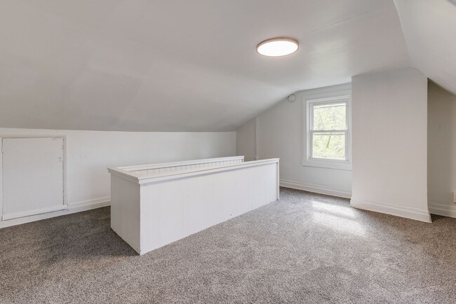 Building Photo - Available JULY 2026 - BEAUTIFULLY RENOVATED 3 Bedroom Home in the South Side Slopes!