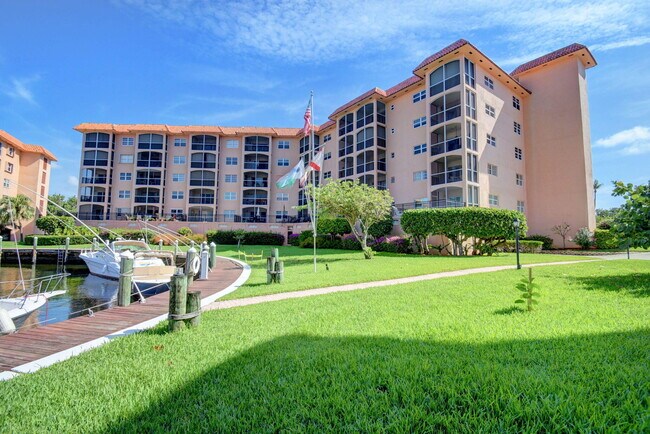 Building Photo - 2871 N Ocean Blvd
