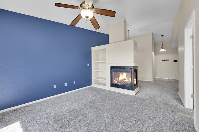 Building Photo - $1,750.00, 4 bed, 3 bath, located in Color...