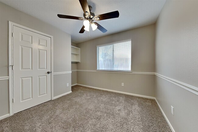 Building Photo - 31115 Perlican Dr